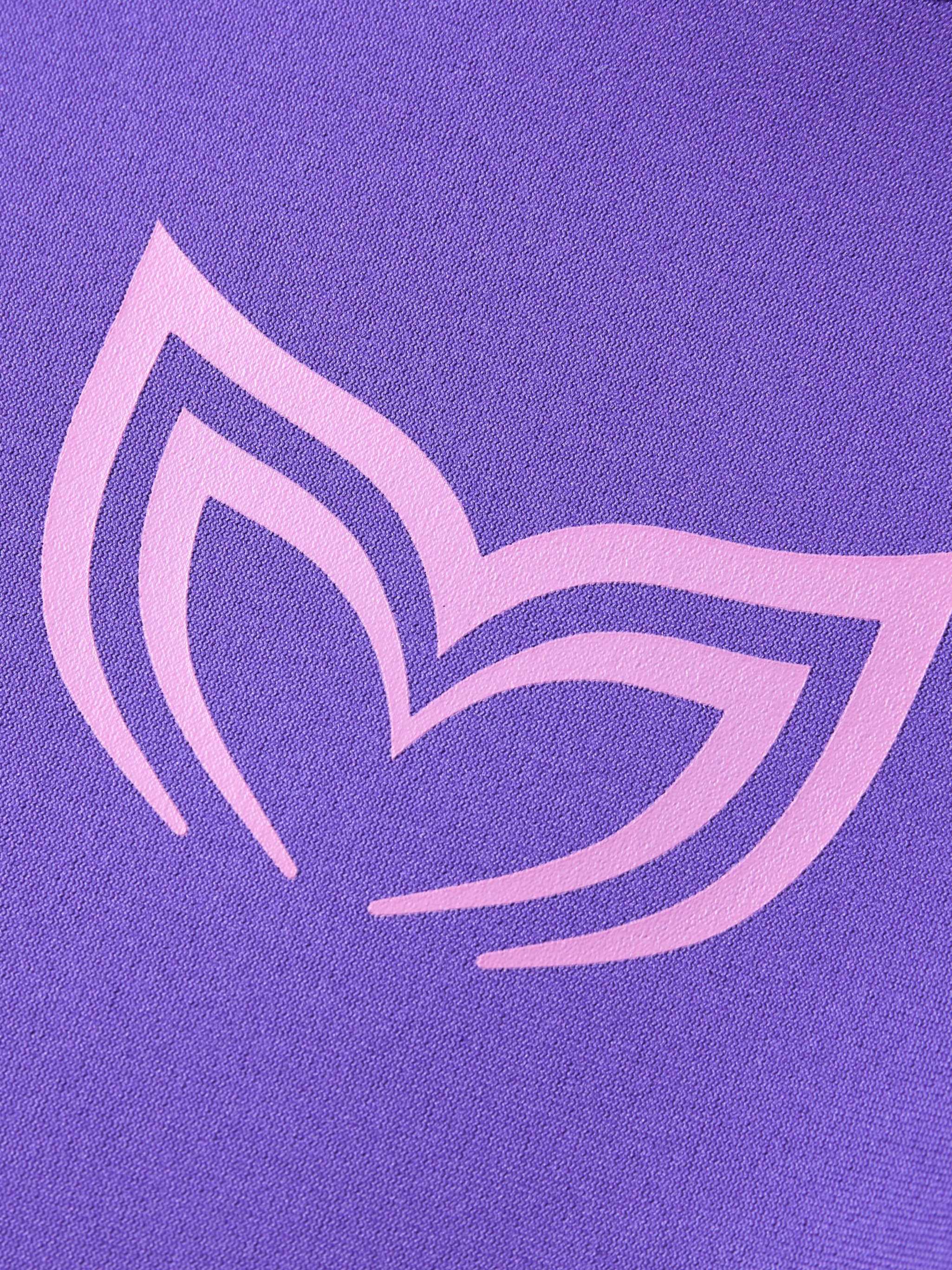 Close up of the Molchanovs logo on a kids 2.5mm wet suit.