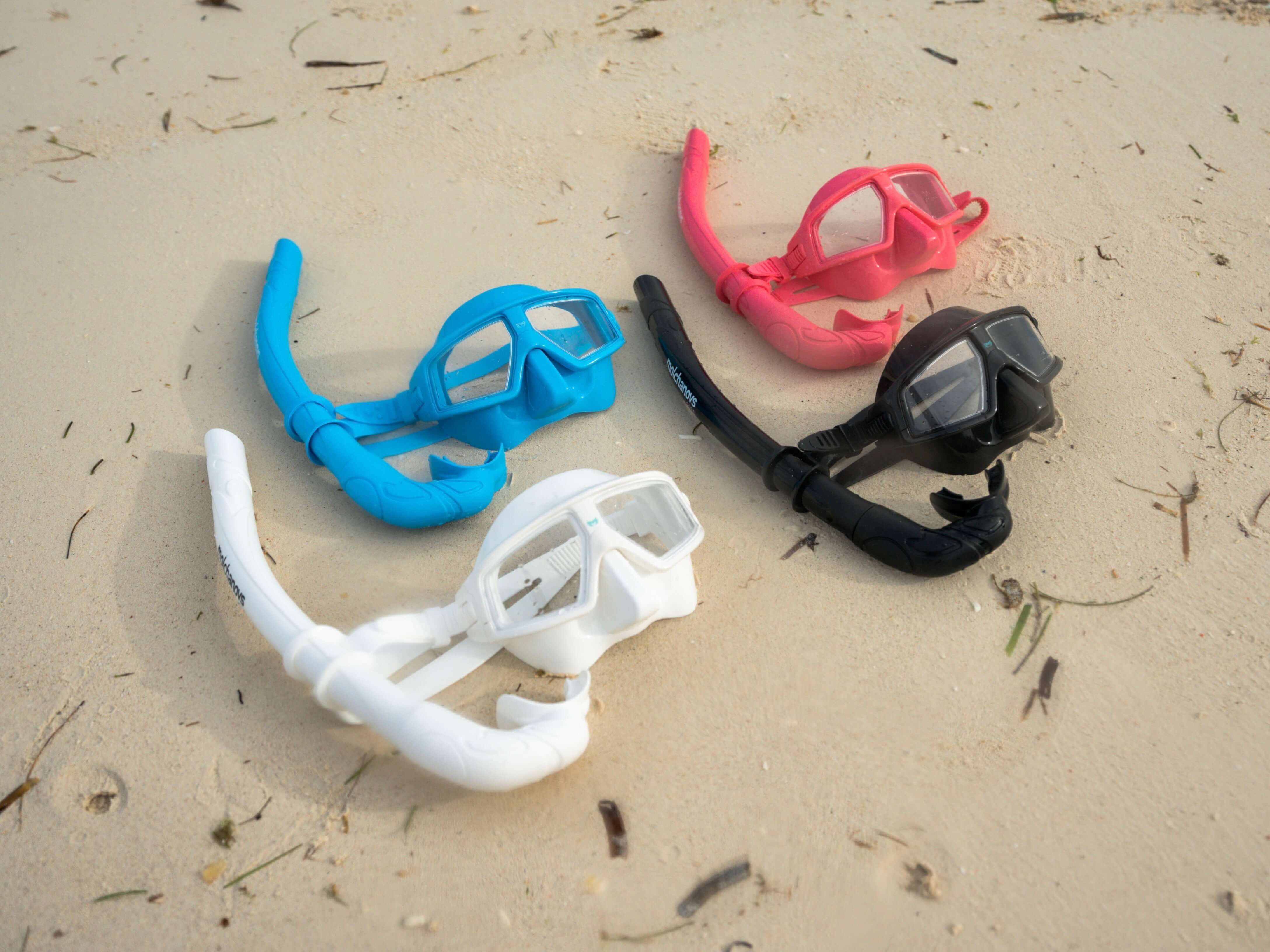 Your Quick Guide to Plastic vs. Glass Freediving Masks